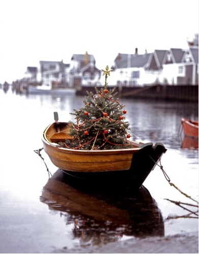 Christmas-tree-boat